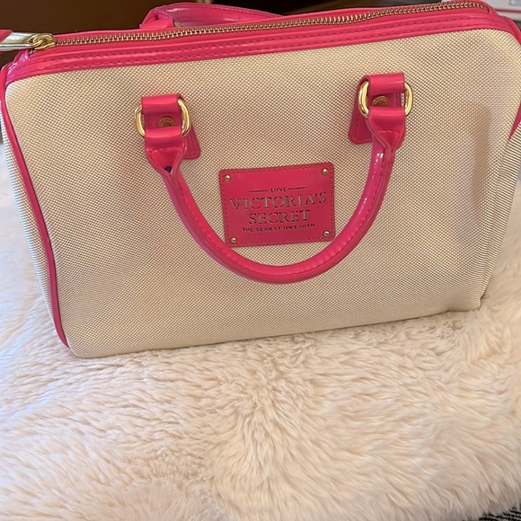 Victoria’s Secret Like New Handbag - Picture 3 of 11